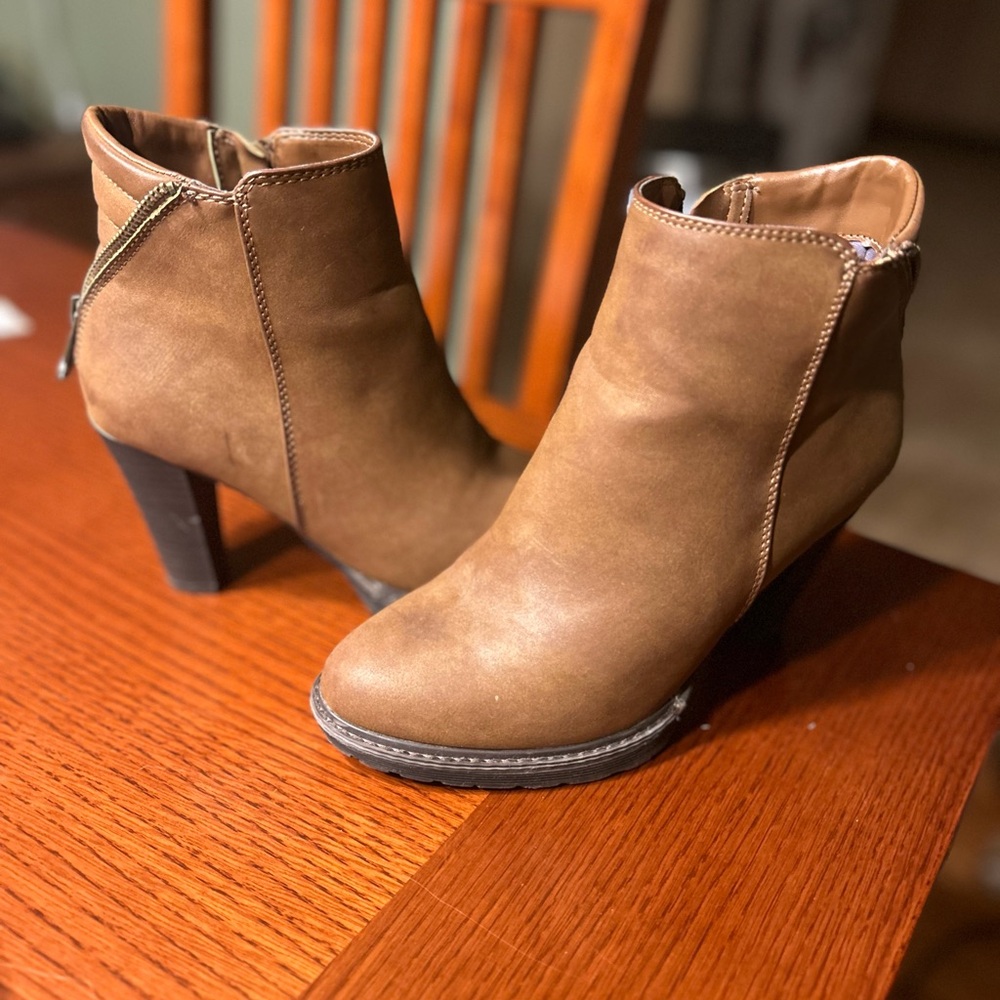 Brown Suede White Mountain Ankle Boots